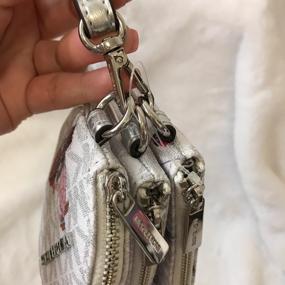 Michael Kors Jet set Girls Wristlet Trio - Picture 4 of 9